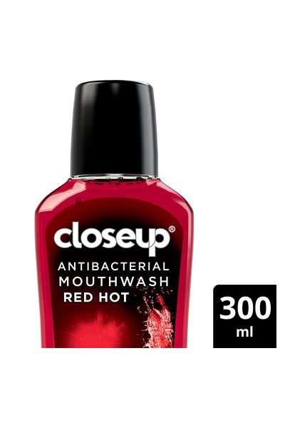 Closeup Anti-Bacterial Mouth Wash Red Hot 300 ml