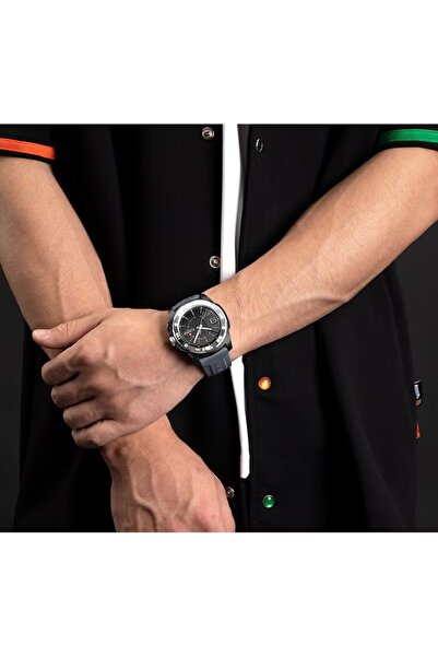 Naviforce Men's Rugged Quartz Watch – 43mm Textured Black Dial, Grey Silicone Strap, Water Resistant