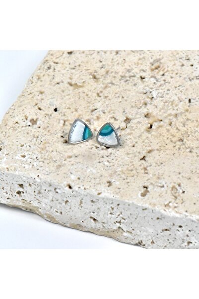 NARRU Handmade NARRU earrings, stylized triangle, turquoise, white and silver, Vasia