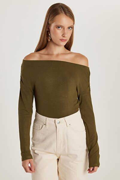 Tudors Women's Slim Fit Slim Fit Boat Neck Viscose Green Blouse