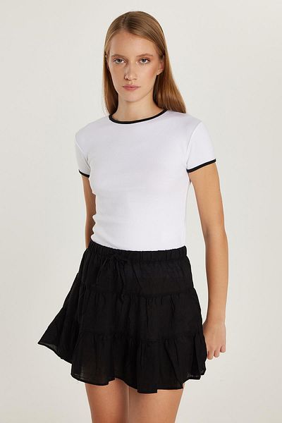 Tudors Tricou alb pentru femei, slim fit, din țesătură modală, cu mânecă scurtă, cu decolteu rotund