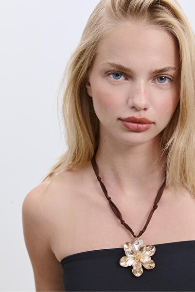 Stradivarius Çiçekli kordon kolye