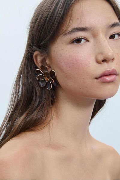 Stradivarius Flower petal earrings