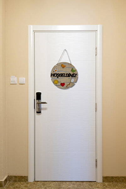 ERDİZDEN Kapınızda Sıcak Bir Karşılama – Hoşgeldiniz Yazılı Lazer Kesim Mdf Kapı Süsü - Akçaağaç