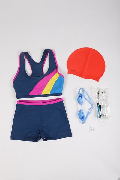 My-o Children's Swimming Set - /Swimming Goggles /Earplugs/ Silicone Cap / Children's Swimmer Shorts Bikini - Set of 4