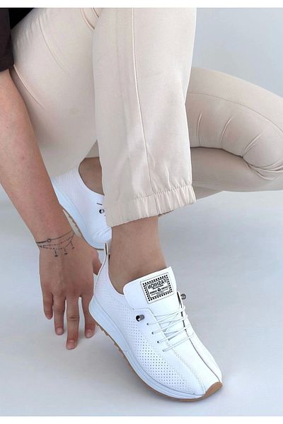 KAZAX Fiert White Skin Lace-Up Sports Shoes