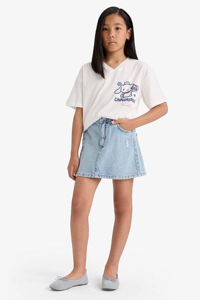 DeFacto Girls' Hello Kitty Oversize Wide Fit V-Neck Back Printed Short Sleeve T-Shirt F7004A825Au