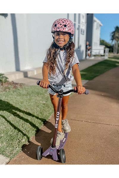 Micro Micro Scooters | Maxi Micro Deluxe PRO with T-Bar LED | Handlebar Adjustable | Lightweight | Boys &