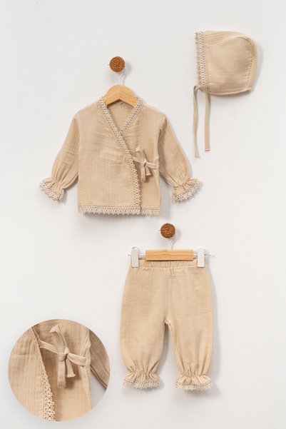 Riffy Baby Cravated model with scallop detail Muslin Hospital issue Set of 3