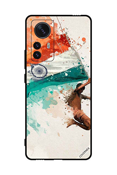 Covernex غطاء حماية لهاتف Xiaomi 12 Pro يحمل علم الهند أثناء الطيران