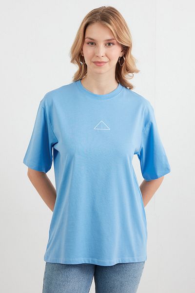 Fulla Moda Tricou oversize cu decolteu triunghi brodat