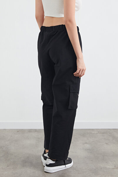 Fulla Moda Cargo Pants with Cargo Pockets and Leg Stoppers