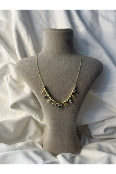 Fam&Co Jewelry Renkli Taş Detaylı Gold Kolye – Modern ve Şık Tasarım