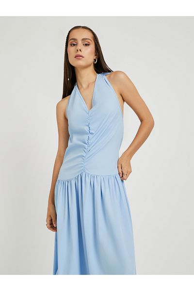 Styli Solid Sleeveless Halter Neck Ruched Detail Midi Dress