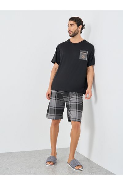 Styli Contrast Pocket Detail T-Shirt and Checked Shorts Set