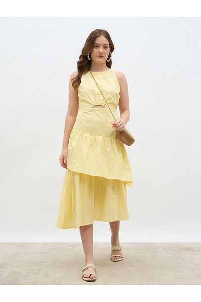 Styli Solid Sleeveless Layered Midi Dress