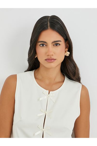 Styli Bow Tie Front Slit Sleeveless Top