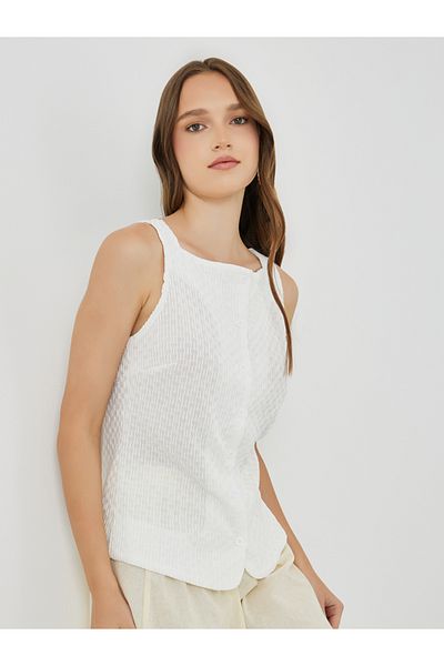 Styli Textured Sleeveless Buttoned Top