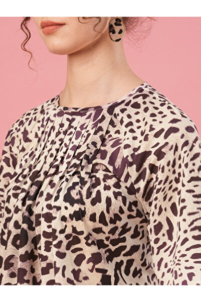Globus By Styli Animal Print Round Neck Pleated Detail Top