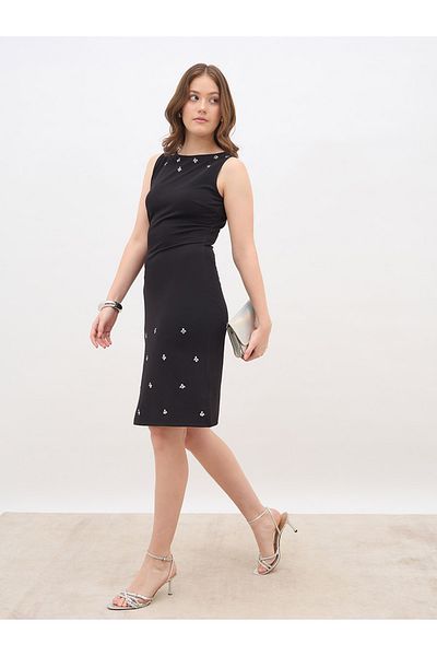 Styli Embellished Sleeveless Sheath Knee-Length Dress