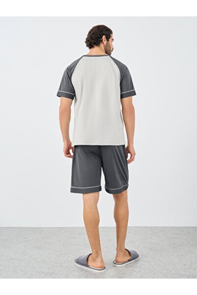 Styli Minimal Print Raglan Sleeve T-Shirt and Shorts Set