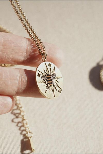 AŞIK ACCESSORIES Stainless Steel Starry Bee Locket Necklace
