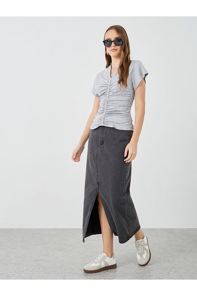 Styli Solid V-Neck Ruched Detail Short Sleeve T-Shirt
