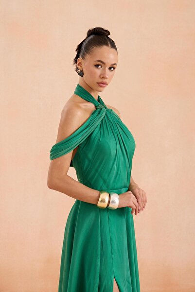 Carmen Yeşil Sırt Dekolteli Yırtmaçlı Şifon Abiye Elbise