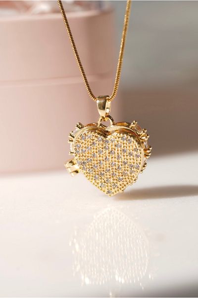 AŞIK ACCESSORIES Stainless Steel Elegant Stone Heart Locket Necklace