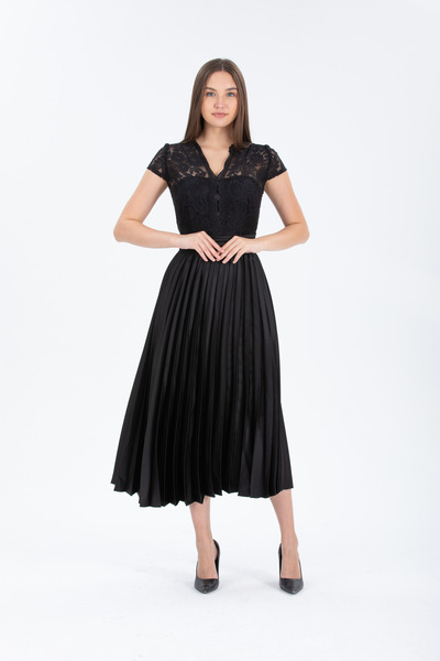 Stylish فستان اسود من الدانتيل وبكسرات من الساتان