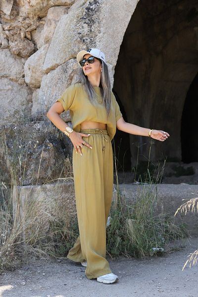 bytugcekaya Σετ παντελόνι μπλούζα με κοντομάνικο Olive