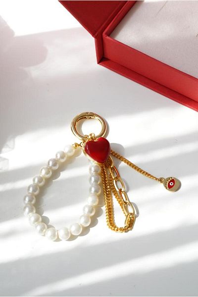 AŞIK ACCESSORIES Pearl Red Heart Keychain/Bag Charm