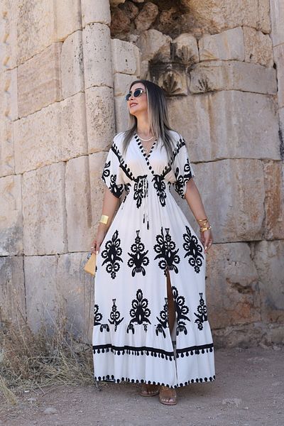 bytugcekaya Φόρεμα με κρεμ μοτίβο και λάστιχο στη μέση