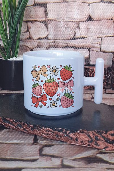 giftkonsept Strawberry and Ribbon No:3 Printed t Handle Latte Cup Mug Cup