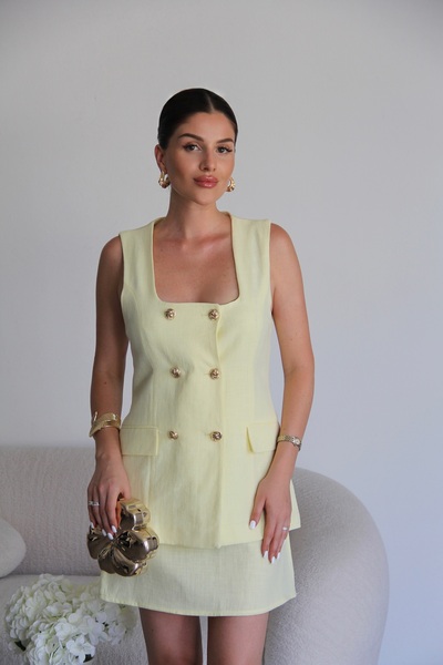 Julidress Gold Düğme Detaylı Yelekli Şort Etekli Premium Keten Takım