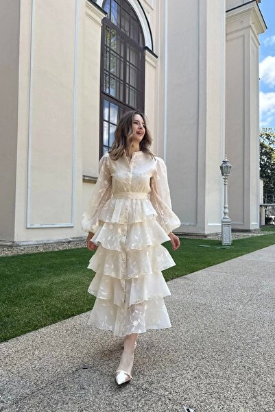 HELİS BUTİK Κεντημένο ύφασμα Carolin με βολάν με στρώσεις μπεζ φόρεμα με ζώνη