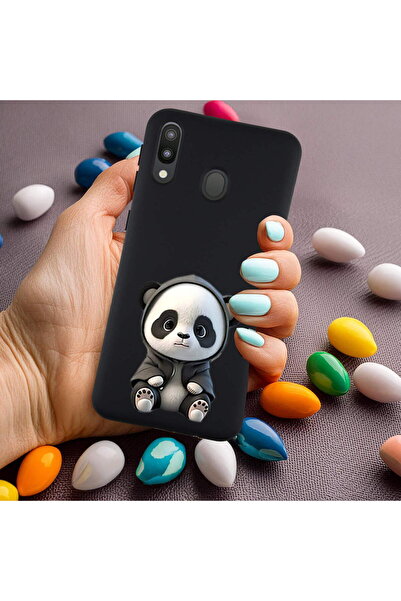 PrintiFy Samsung Galaxy M20 ile Uyumlu Sevimli Panda (0214d) Tasarımlı Siyah Lansman Kılıf