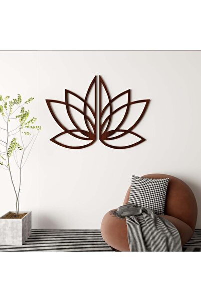SND Carved wood wall decor in the shape of a flower with petals