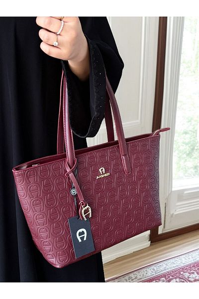 GENERAL A wonderful and beautiful women's shoulder bag, Master, from Aqnar