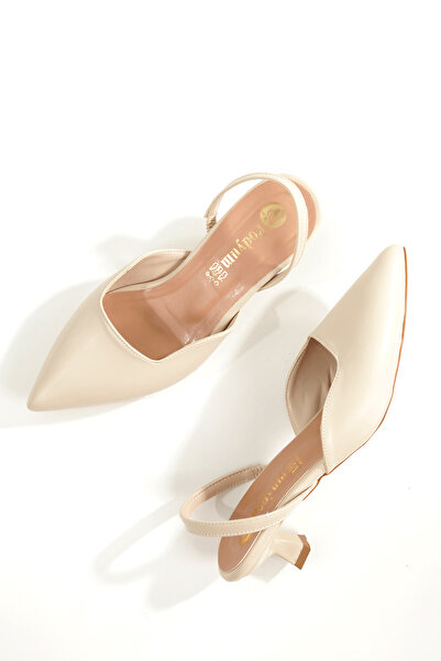 Ayakkabı Podyumum '' ÖYKÜ '' جلد مدبب من الأمام مفتوح من الخلف مطاطي 5 سم كعب...