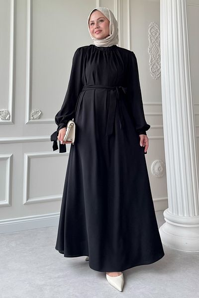 InStyle Μαύρο φόρεμα με μανίκια και δεμένο με ζώνη