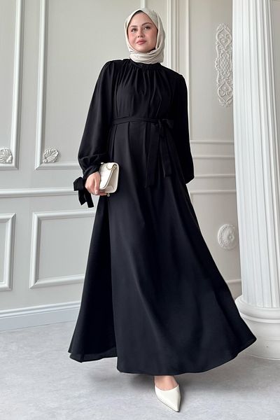 InStyle Μαύρο φόρεμα με μανίκια και δεμένο με ζώνη