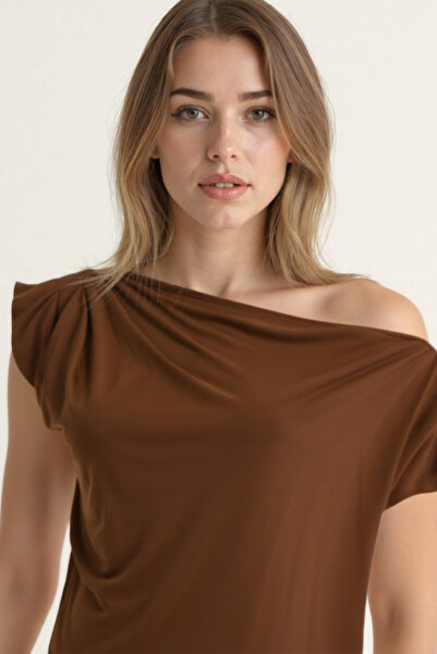 Vitrin One Shoulder Gather Detailed Blouse