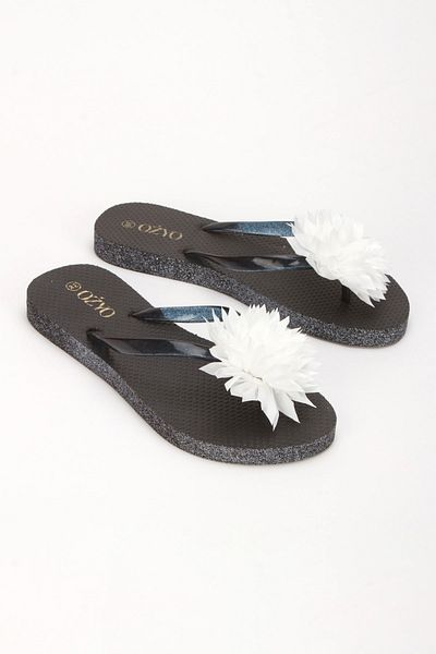 OZYO Havana White Floral Flip Flops