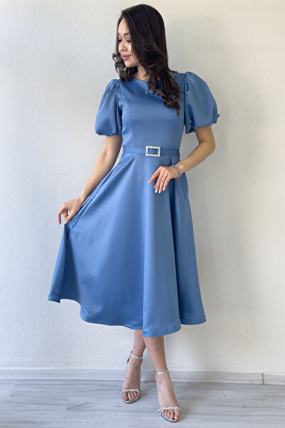 thezkscom Kadın İndigo Balon Kol Taş Kemerli Midi Boy Saten Abiye Elbise