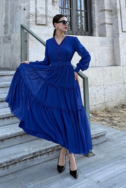 lodmela Φόρεμα σιφόν με κέντημα με λαιμόκοψη V με κορδόνι και λεπτομέρεια ζώνης 6036-Saks Blue