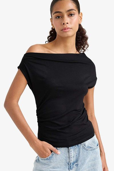 DeFacto Slim Fit Slim Fit One Shoulder Short Sleeve T-Shirt F8202Ax25Au