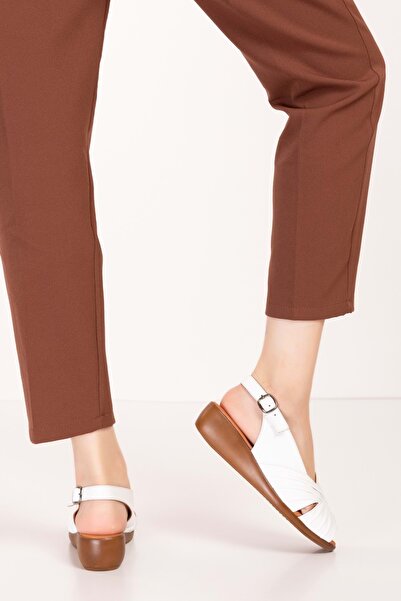 Gondol Удобни сандали за майки с клин от естествена кожа, цвят mlk.5813, бели