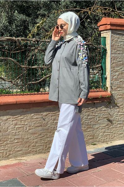 Moda Rosa 25K5365 - Gray - Pearl Detail Gabardine Jacket