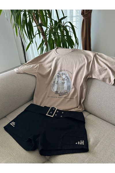 Wisevelya Cats Have a Good Time Beige T-Shirt